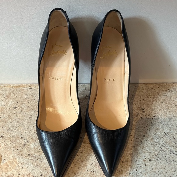 Christian Louboutin - Picture 3 of 9